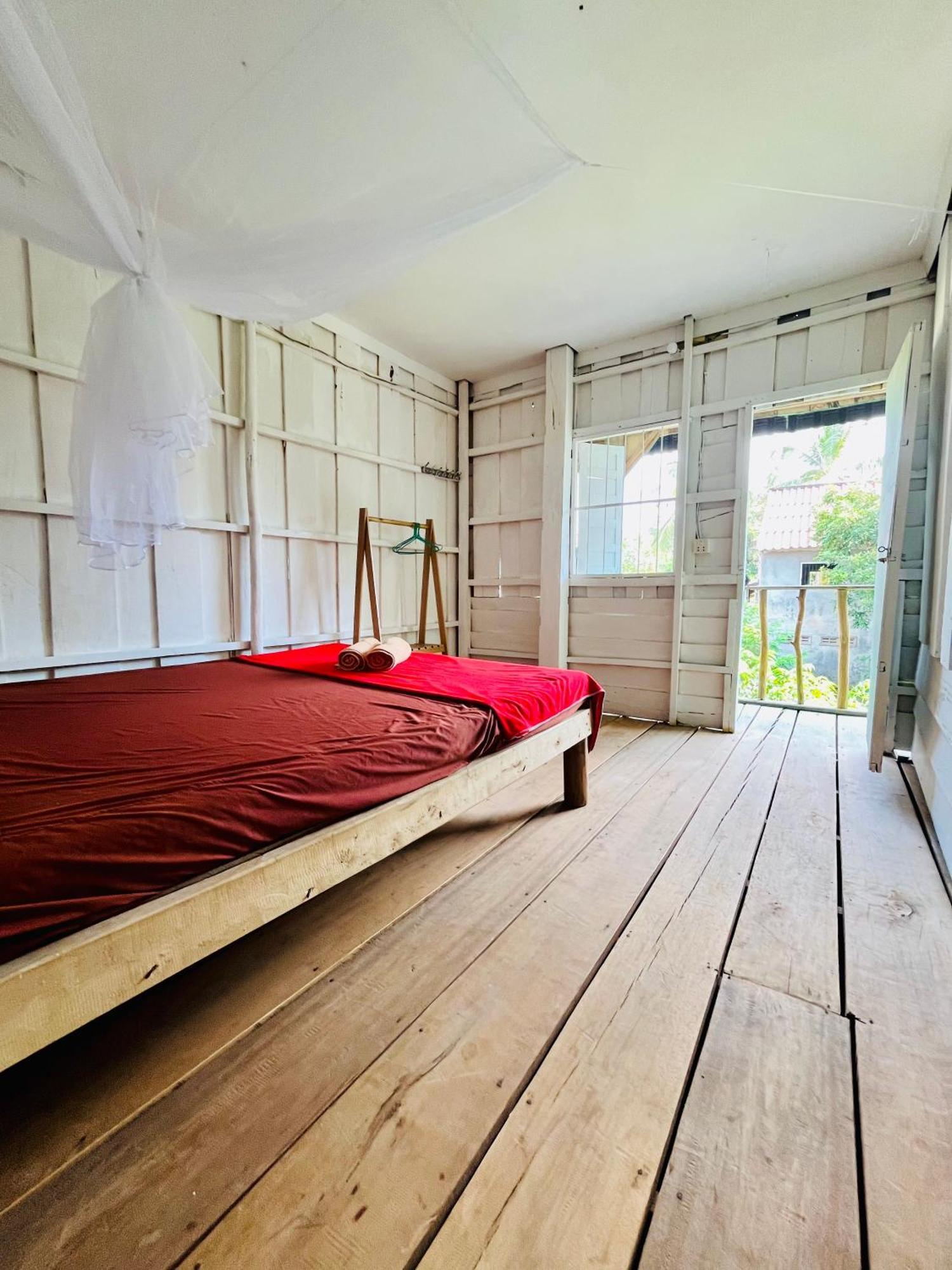 Happiness Guesthouse كوه رونغ ساملوم المظهر الخارجي الصورة