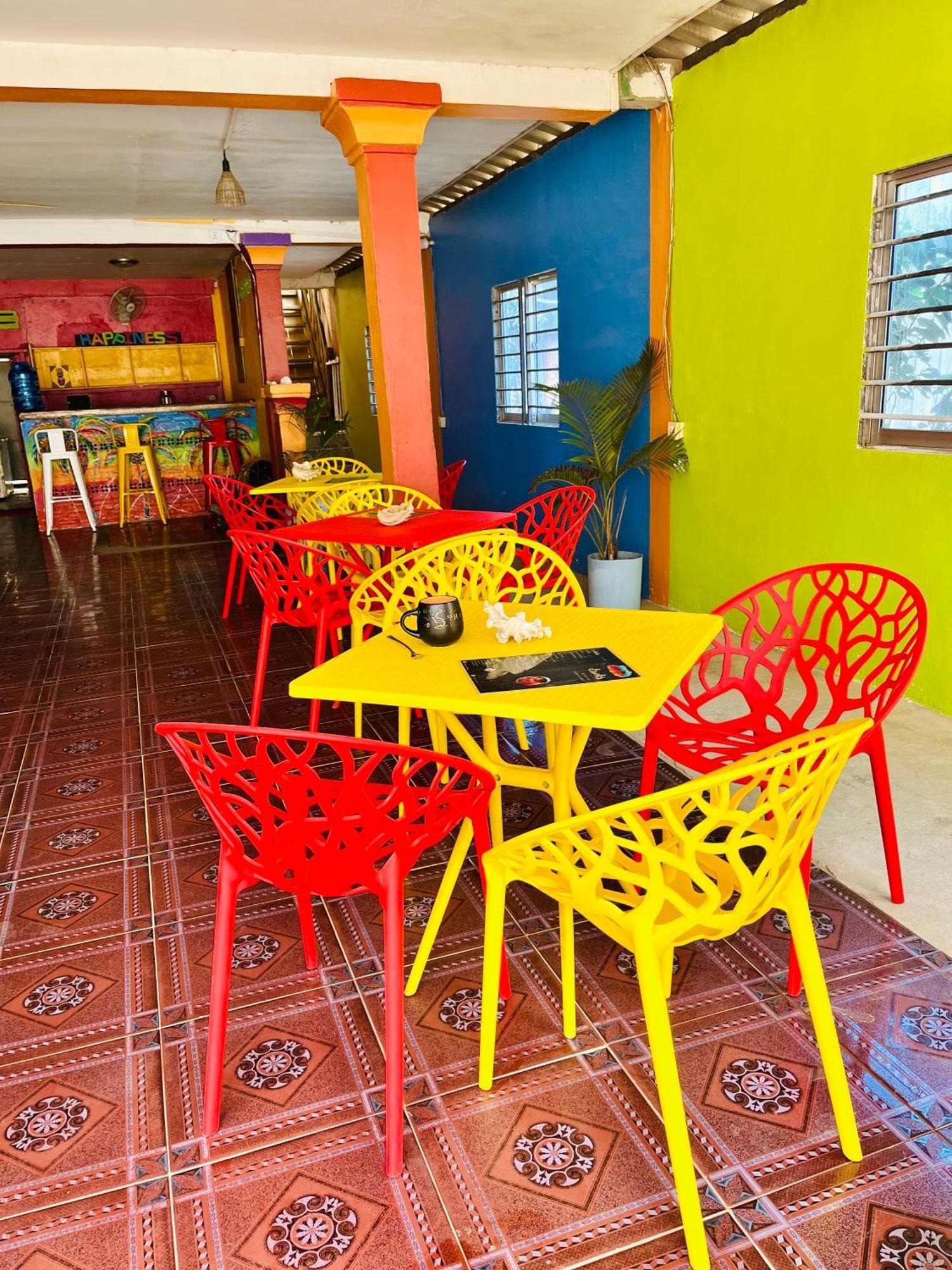 Happiness Guesthouse كوه رونغ ساملوم المظهر الخارجي الصورة
